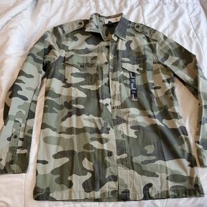 Gap button down Army print shirt NWT